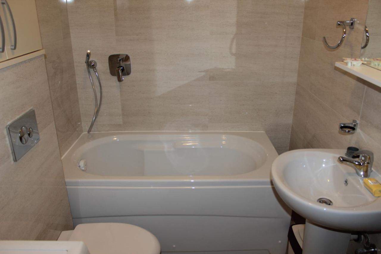 Olimp Lux Hotel Budva Luaran gambar